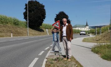 Schilder für sichere Schulwege gestohlen und beschädigt
