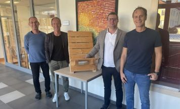 Mittelschüler aus Tragwein bauen Sitzmöbel 