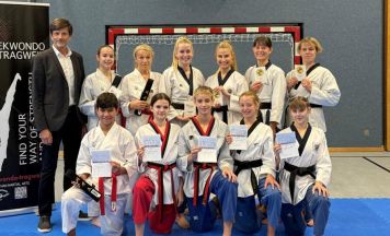 Elf Taekwondo-Sportler aus Tragwein bestehen DAN-Prüfung