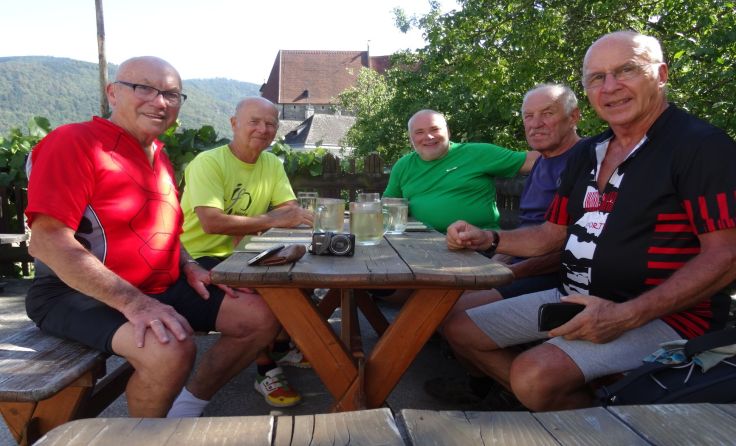 beim Heurigen in Spitz