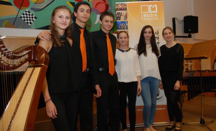 vo. re. Lydia Küllinger, Ivett Kürschner, Medeea-Teodora Iftimie, die Geschwister Geroldinger. 