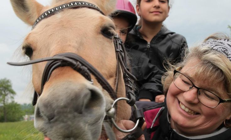 Angela Auböck liebt Pferde und Kinder. Foto: Gerhard Hochholzer/Hannes Auböck