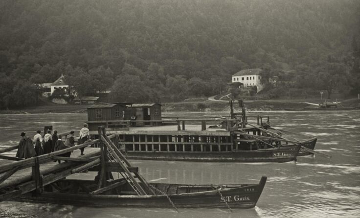 Alte Donaufähre in Grein. Foto: Karl Kaser. Rechte: Hermann und Hildegund Kaser