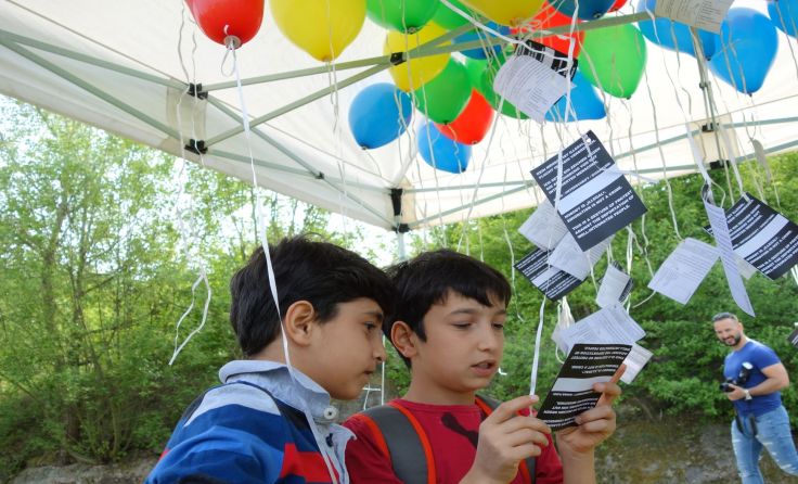 Luftballons gegen Abschiebung