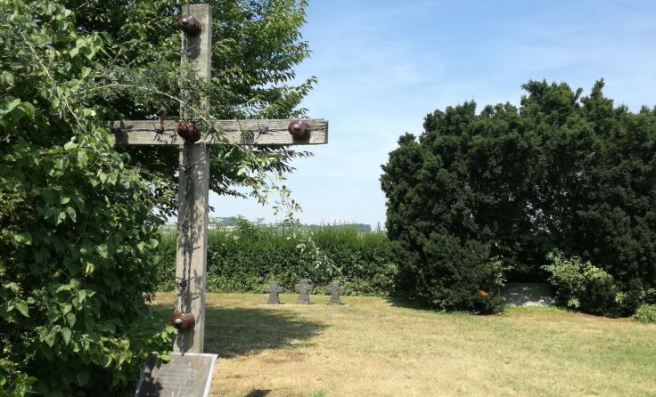 Das Kreuz auf dem jüdischen Massengrab