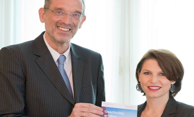 Edtstadler dankte Bundesminister Heinz Faßmann für die gute Zusammenarbeit. Foto: BMI/Berger