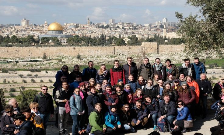 Wallfahrer aus Oberösterreich auf dem Ölberg in Jerusalem. Foto: hannerphotography.at
