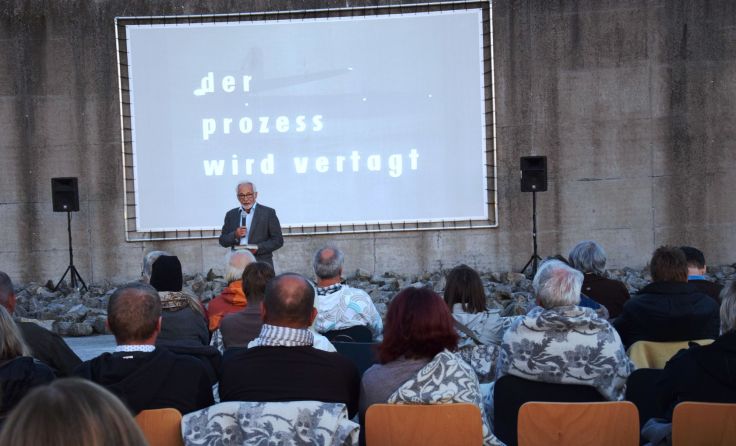 Professor Frank Stern begleitete die Besucher durch die Filmabende. Fotos: maf