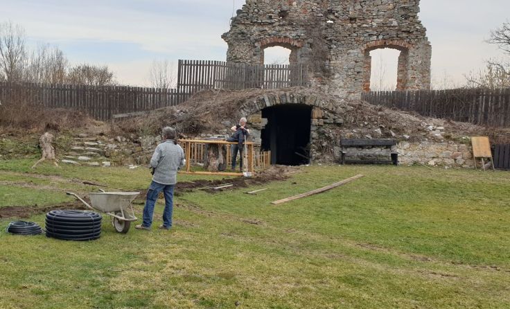 Besucher können sich im Mai von den Baufortschritten überzeugen. Fotos: Burgverein
