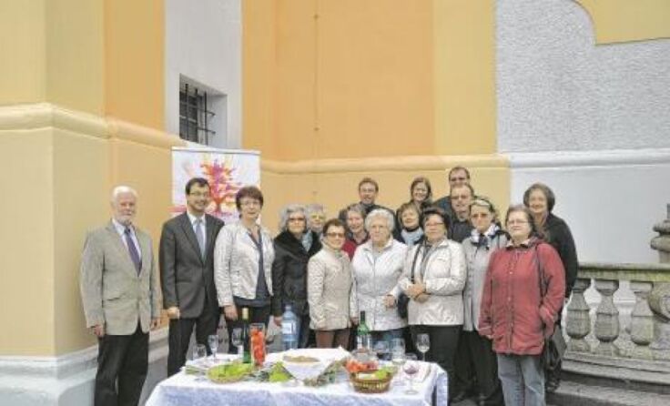 Einige Mitarbeiter des Hospizvereins nach der Hospizmesse mit dem Ensemble Wieczorek.