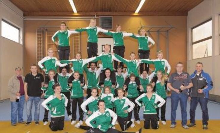 Gruppenbild aller Kautzener Cheerleader aus dem Jahr 2014.