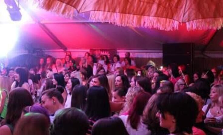 Die Mädels und Damen stehen im Mittelpunkt der Ballerfrauparty 2015.
