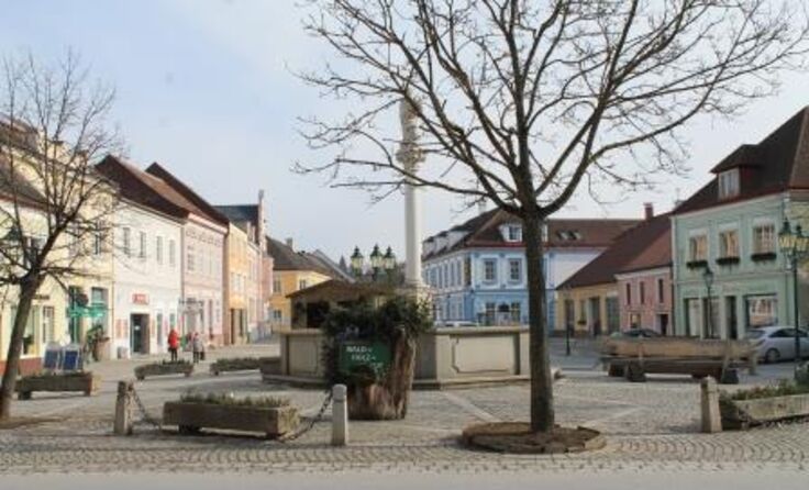 Der Raabser Hauptplatz wird zur Bühne der Sommerabendkonzerte.