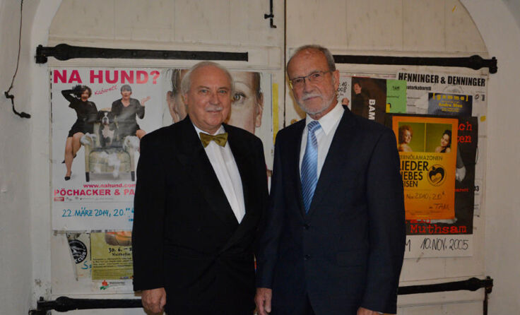 Ewald Polacek (links) und Walter Weber empfingen die Gäste. Fotos: Schacherl