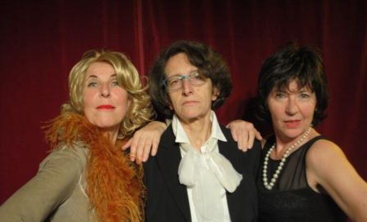 Christine Reiterer, Eveline Winter und Martina Steindl spielen „MarlenePiaf“. Foto: TAM