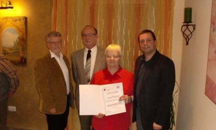 Von links: Bürgermeister Harald Hofbauer, Johann Zibusch, Anna Pfingstner und Bernd Wesely.