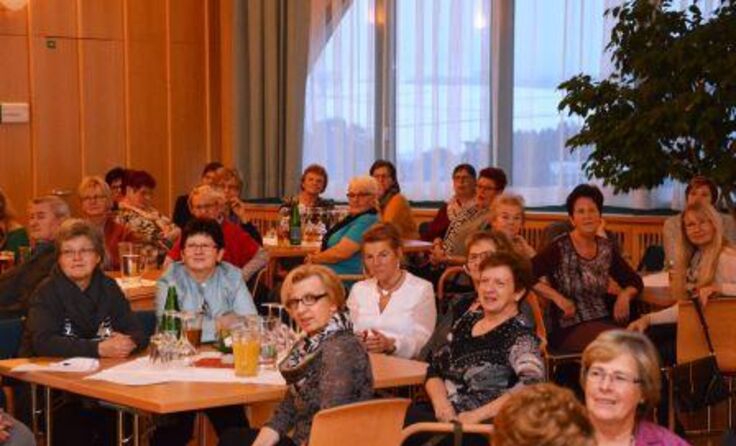 Nette Feier für Pensionisten in Waidhofner Landesklinik.