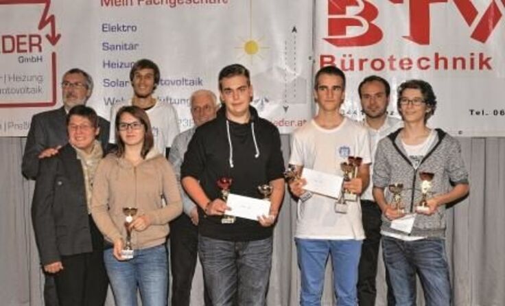 Florian Schlager (Mitte) ist mit seiner Leistung zufrieden.