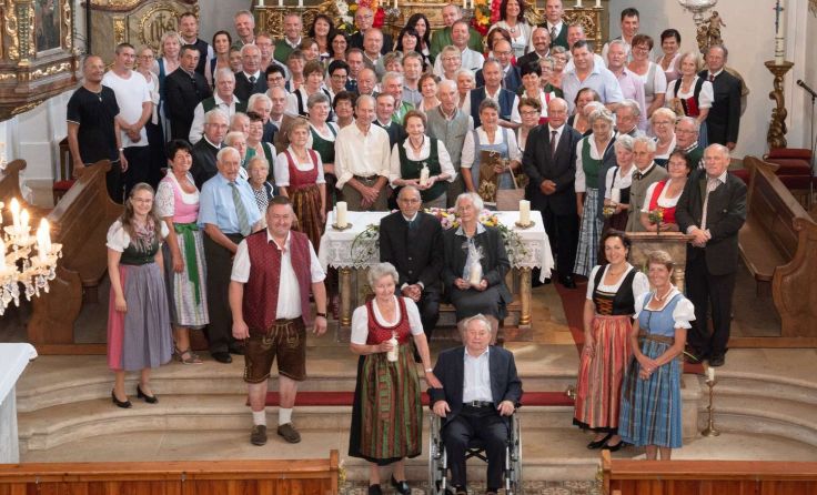 In Pöndorf feierte man mit den Jubelpaaren ihre Hochzeitsjubiläen. Foto: Claudia Kaser