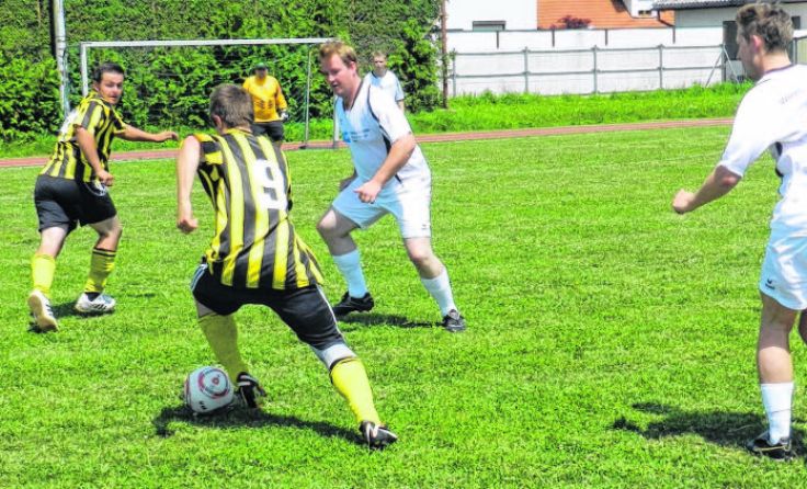 Gesucht wird der Fußballortskaiser.