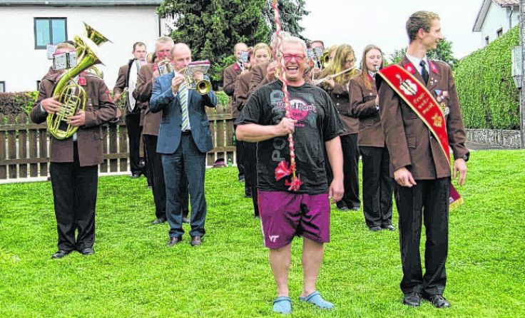 Der Jubilar wurde vom Landesfeuerwehrkommando überrascht.