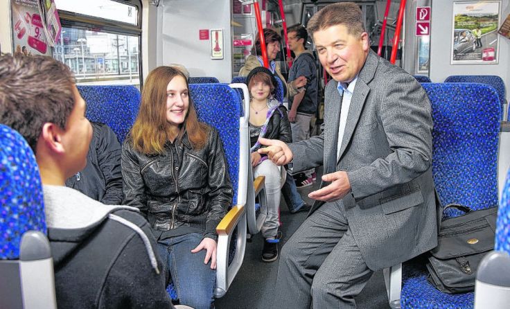 Bei einer Umfrage bewerteten Fahrgäste den öffentlichen Verkehr. Foto: Land OÖ/Heb