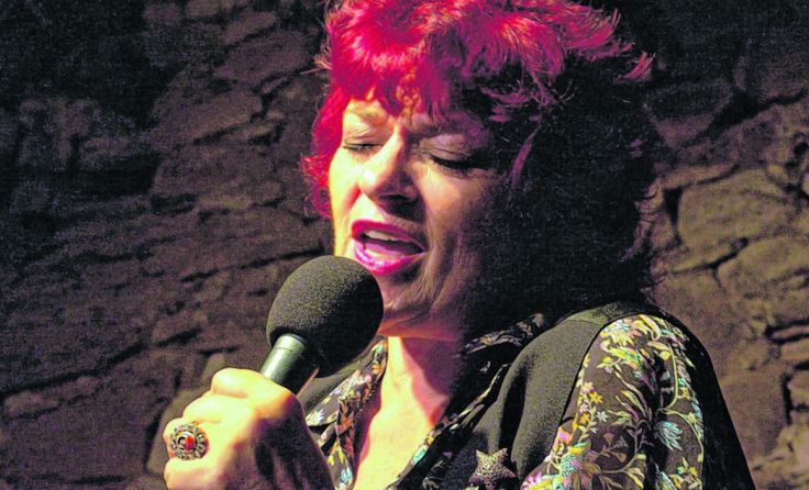 Dana Gillespie wird mit ihrer Stimme am Irghof verzaubern.