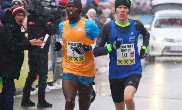 Spannende Laufduelle werden beim Silvesterlauf erwartet. Foto: Maringer