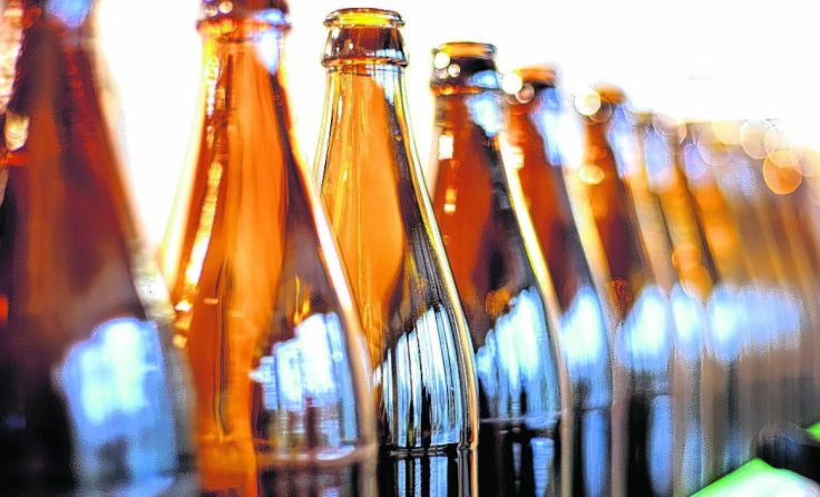 Über mehrere Monate stahl der Mann immer wieder Bierflaschen. Foto: Weihbold