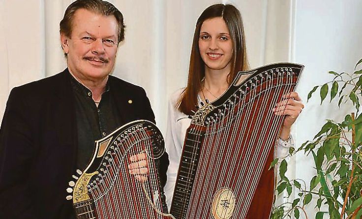 Wilfried Scharf und Vanessa Peham laden zum Konzert. 