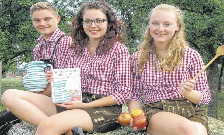 Die Landjugend St. Agatha präsentiert ihre gesammelten Rezepte in einem Buch. 