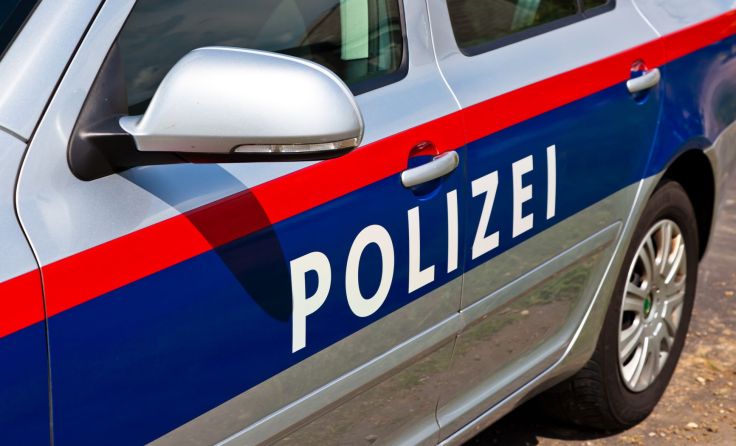 Der Schärdinger Autolenker prallte mit seinem Wagen gleich gegen mehrere Fahrzeuge. Foto: Wodicka