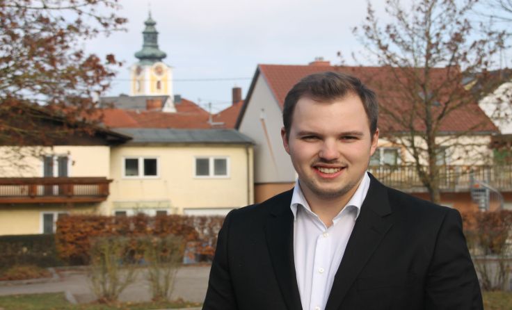 Fabian Grüneis schafft auf Anhieb über 50 Prozent und ist neuer Ortschef.