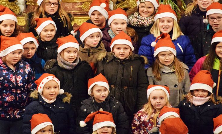Der Kinderchor stimmt mit seinem Konzert auf Weihnachten ein. Foto: MV Michaelnbach