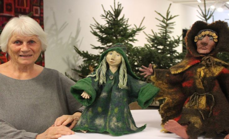 Erika Brauneis hegt seit 30 Jahren ihre Sammelleidenschaft für Kultpuppen.Fotos: LangS