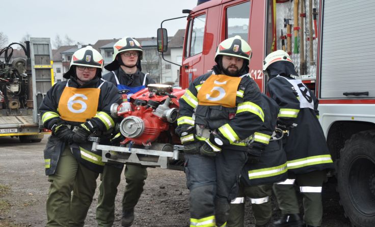 Alle Feuerwehrkameraden schafften die Prüfung. Foto: Hermann Grininger