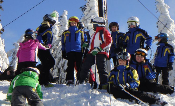 Skikurse für Kinder bieten die Naturfreunde an. Foto: Kunze