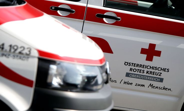 Die Verletzten wurden mit der Rettungs ins Krankenhaus gebracht. Foto: Weihbold