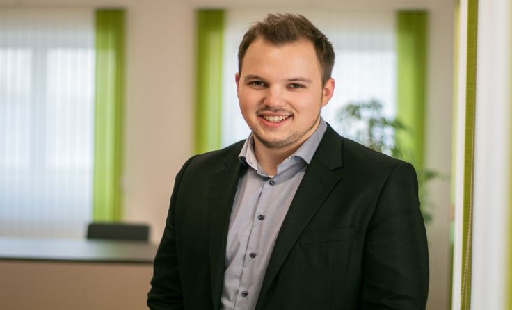 Bürgermeister Fabian Grüneis zieht über die ersten 100 Tage Bilanz. Foto: Felix Deixler