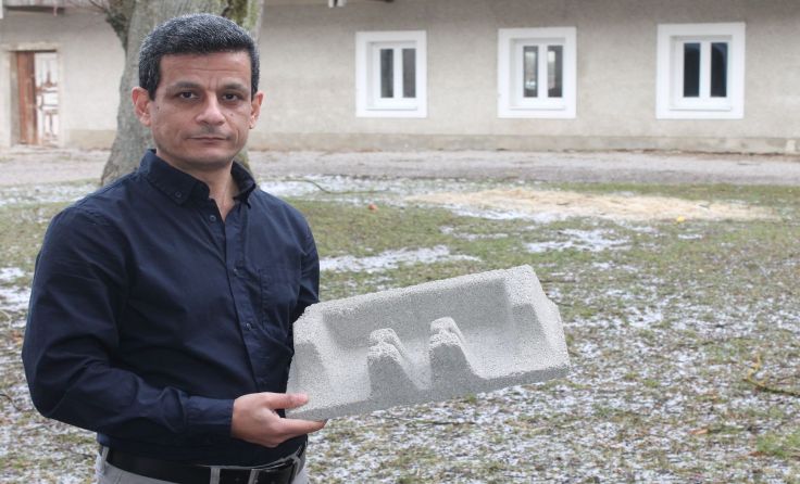 Saaeed Aljazaari hat eine einzigartige Methode gegen Wasserschäden entwickelt. Foto: LangS