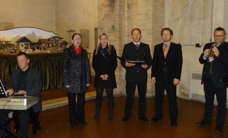 Beim Adventkonzert in der Pfarrkirche wird auf Weihnachten eingestimmt.Foto: Dinböck