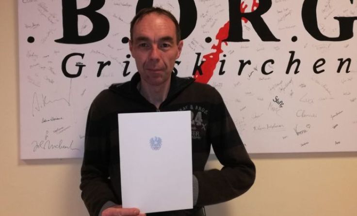 Roland Pehringer legte seine Dienstprüfung mit dreifacher Auszeichnung ab. Foto: BORG