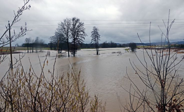 Der Leithenbach trat über die Ufer. 