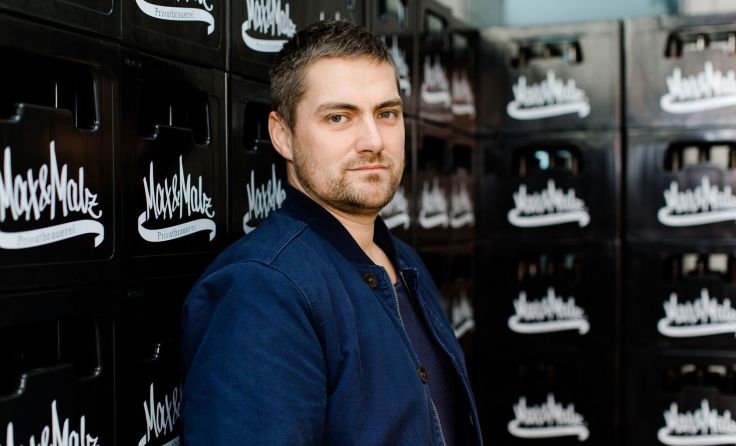 Maximilian Meindl hat im Bierbrauen seine neue Passion gefunden. Foto: Silvia Zellinger