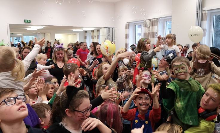 Viel Spaß gab es für die Besucher beim Kinderfasching in Natternbach. Foto: Andreas Auer