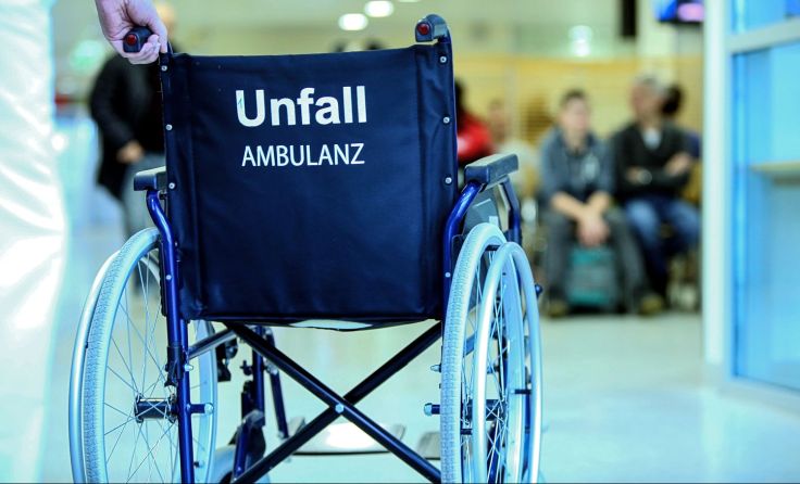 Die 46-jährige Radfahrerin wurde ins Krankenhaus eingeliefert. Foto: Weihbold