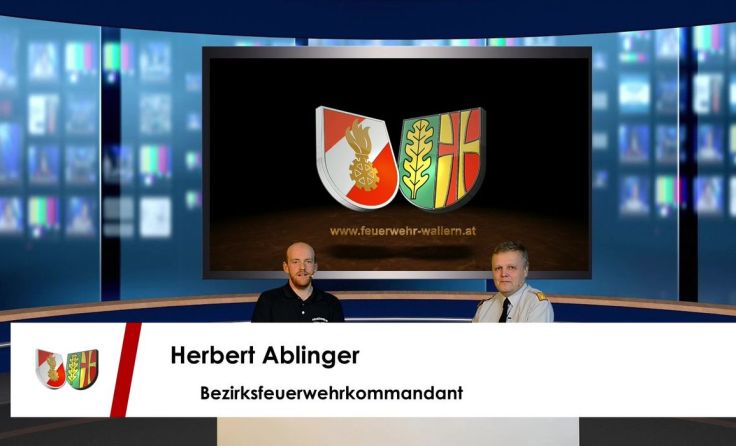 Moderator Dominik Richtsteiger mit seinem Studiogast Herbert Ablinger.