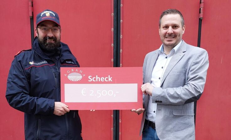 Andreas Moser und Lukas Buaer bei der Scheckübergabe. (Foto: privat)
