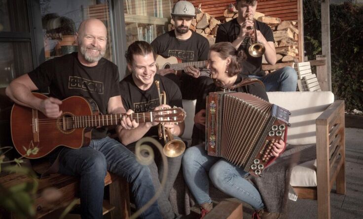Die Band Blech aus dem Mühlviertel tritt beim Sommerfest in der Hofzeit auf. (Foto: Blech)