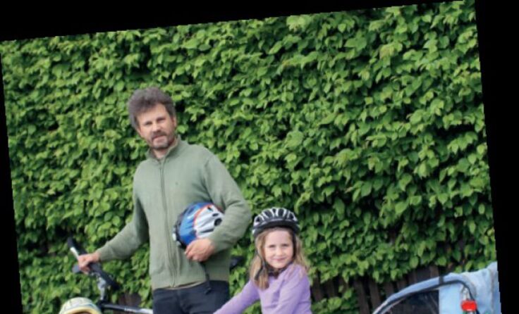 GRÜNEN-Obmann Martin Litschauer (im Bild mit seinen Kindern) organisiert die Radbörse.